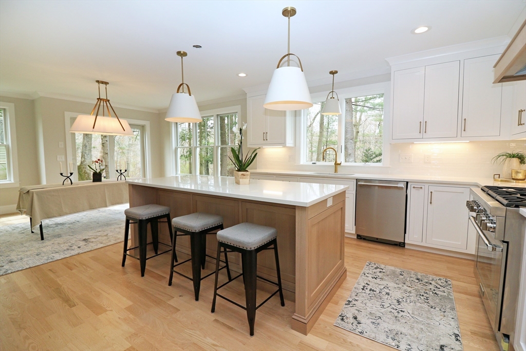 41 Curve Street Needham, MA 02492 - Photo 2 of 28