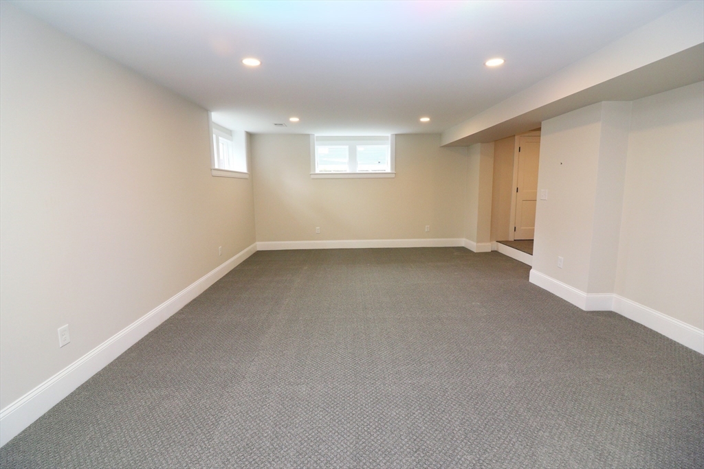 41 Curve Street Needham, MA 02492 - Photo 23 of 28