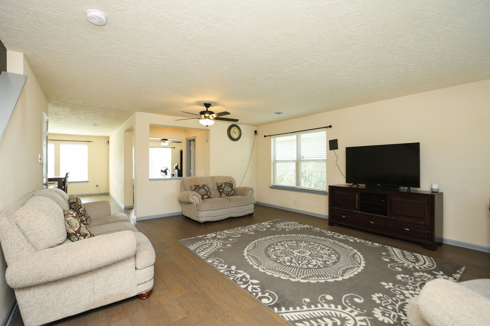 11642 Quinn Ridge Way Houston, TX 77038 - Photo 3 of 22 Large Family room with a nice flow to the dining and office areas