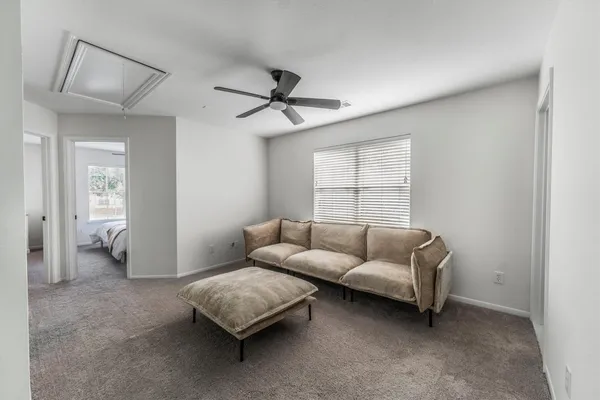 $4,000 | 75 Autumn Branch Drive, The Woodlands, TX 77382