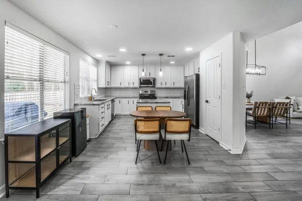 $4,000 | 75 Autumn Branch Drive, The Woodlands, TX 77382