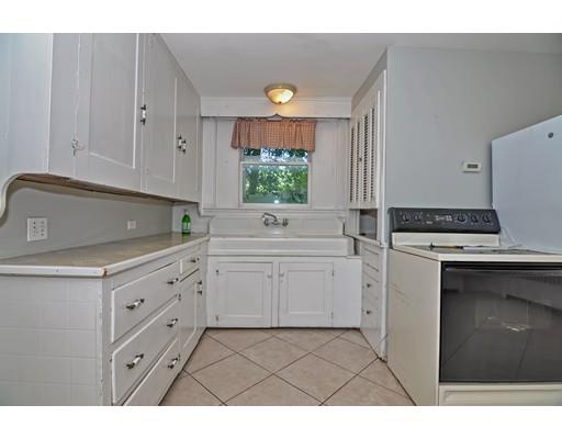 34 Salem Road Billerica, MA 01862 - Photo 3 of 33 Gallery Image 3
