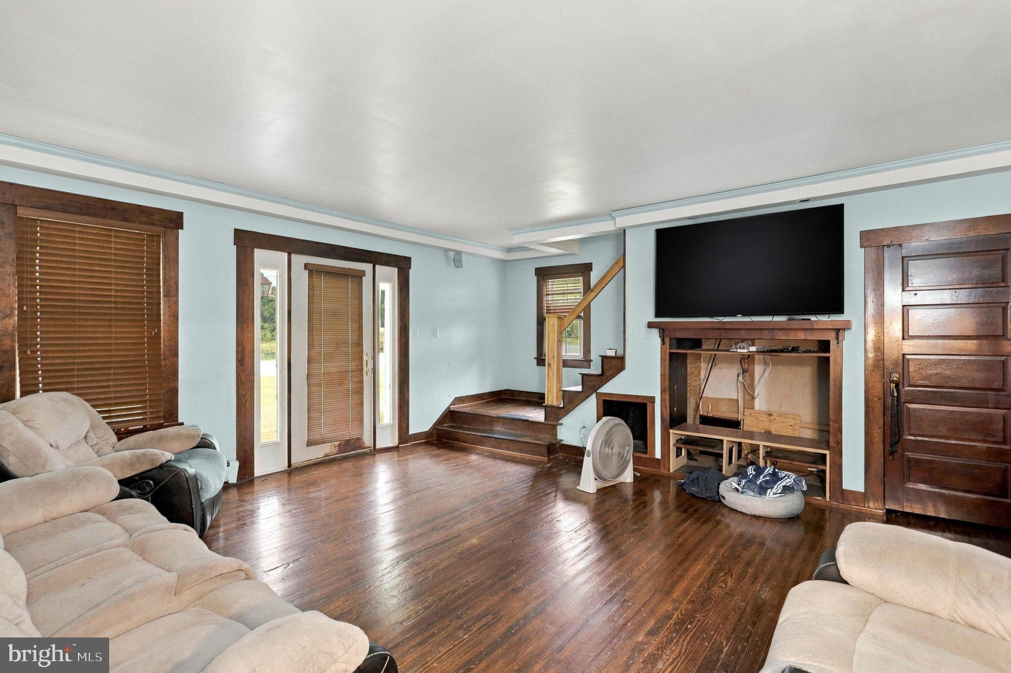 22607 Gilpin Road Northeast Flintstone, MD 21530 - Photo 6 of 54 Main Floor- Living Room & Front Door