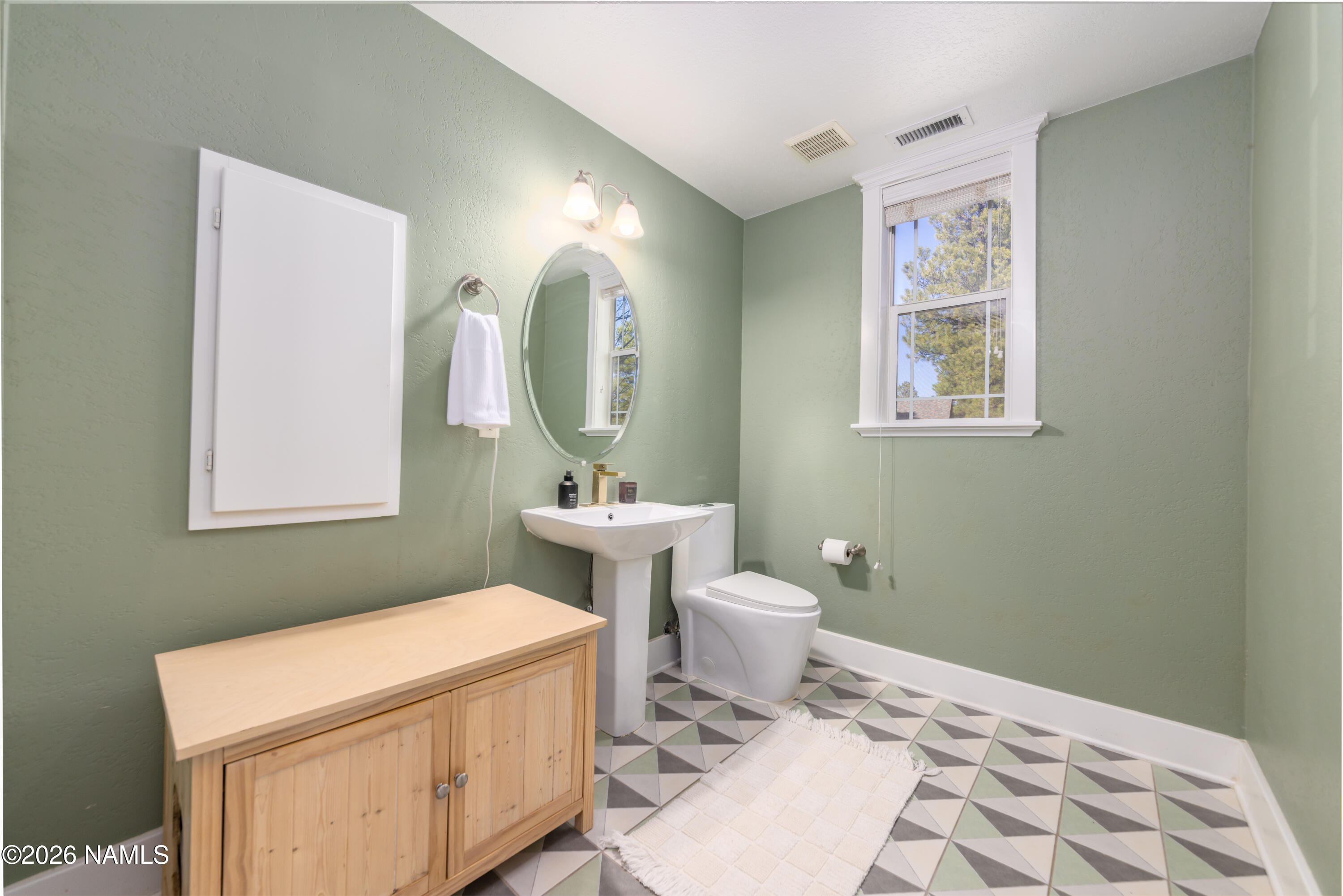 301 West Wulfenite Road Flagstaff, AZ 86005 - Photo 15 of 40 Half Bath 1