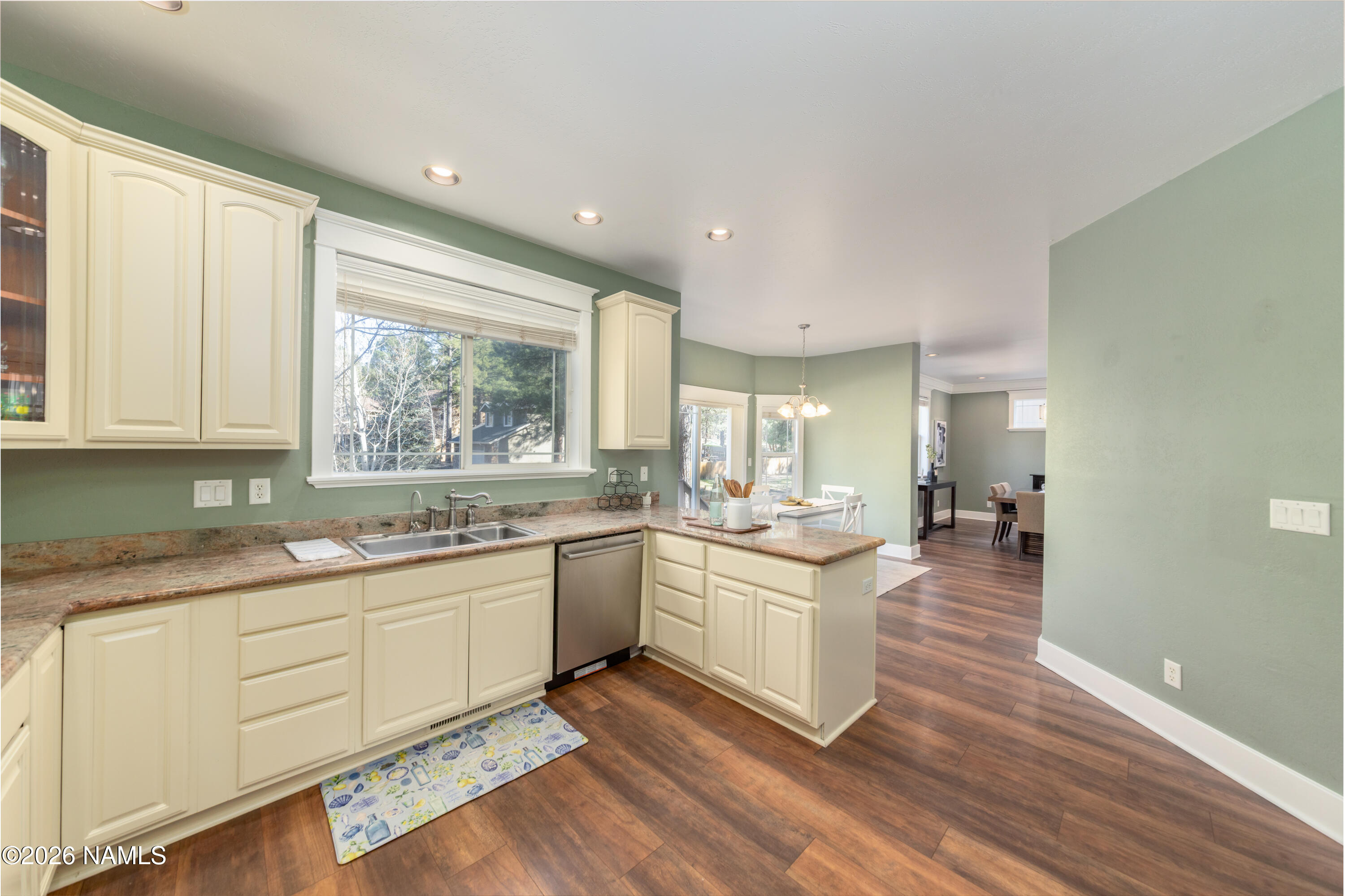 301 West Wulfenite Road Flagstaff, AZ 86005 - Photo 9 of 40 Kitchen 4