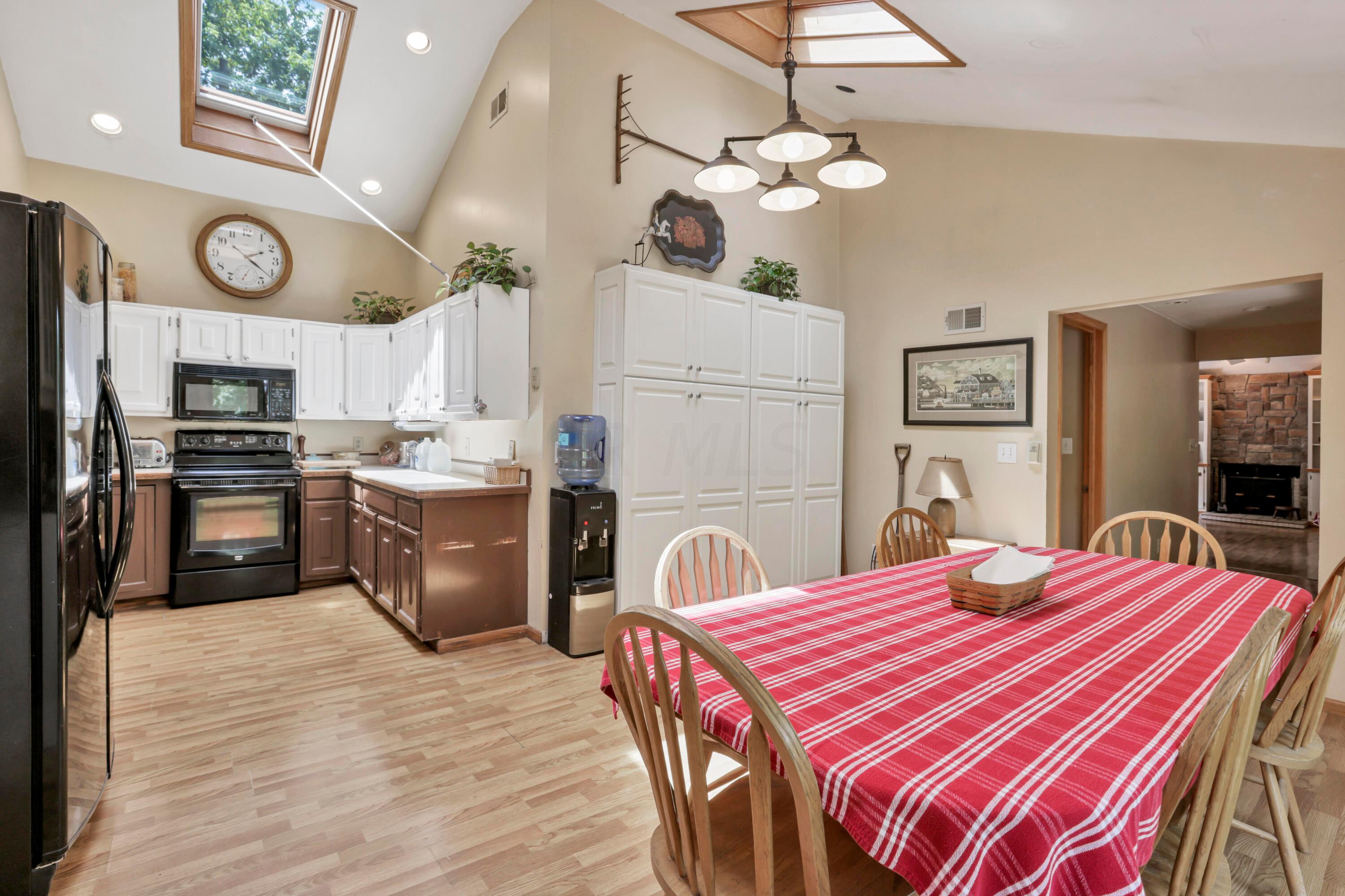 2751 Clifton Road Columbus, OH 43221 - Photo 21 of 62 Kitchen