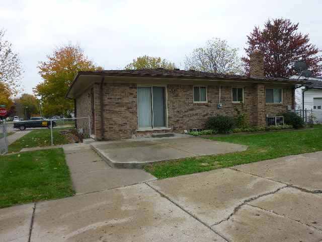 18381 Common Road Roseville, MI 48066 - Photo 3 of 4 31140229-2.JPG