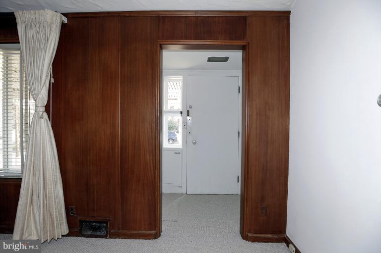 4820 Avondale Road Hyattsville, MD 20782 - Photo 4 of 16 Interior (General)