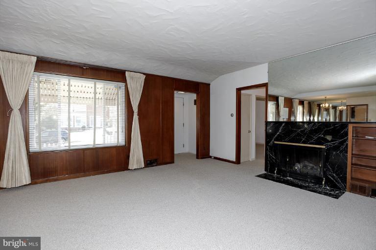 4820 Avondale Road Hyattsville, MD 20782 - Photo 10 of 16 Living Room