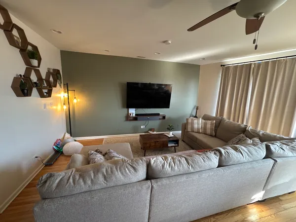 $299,995 | 4012 South Western Avenue, Unit 2, Chicago, IL 60609