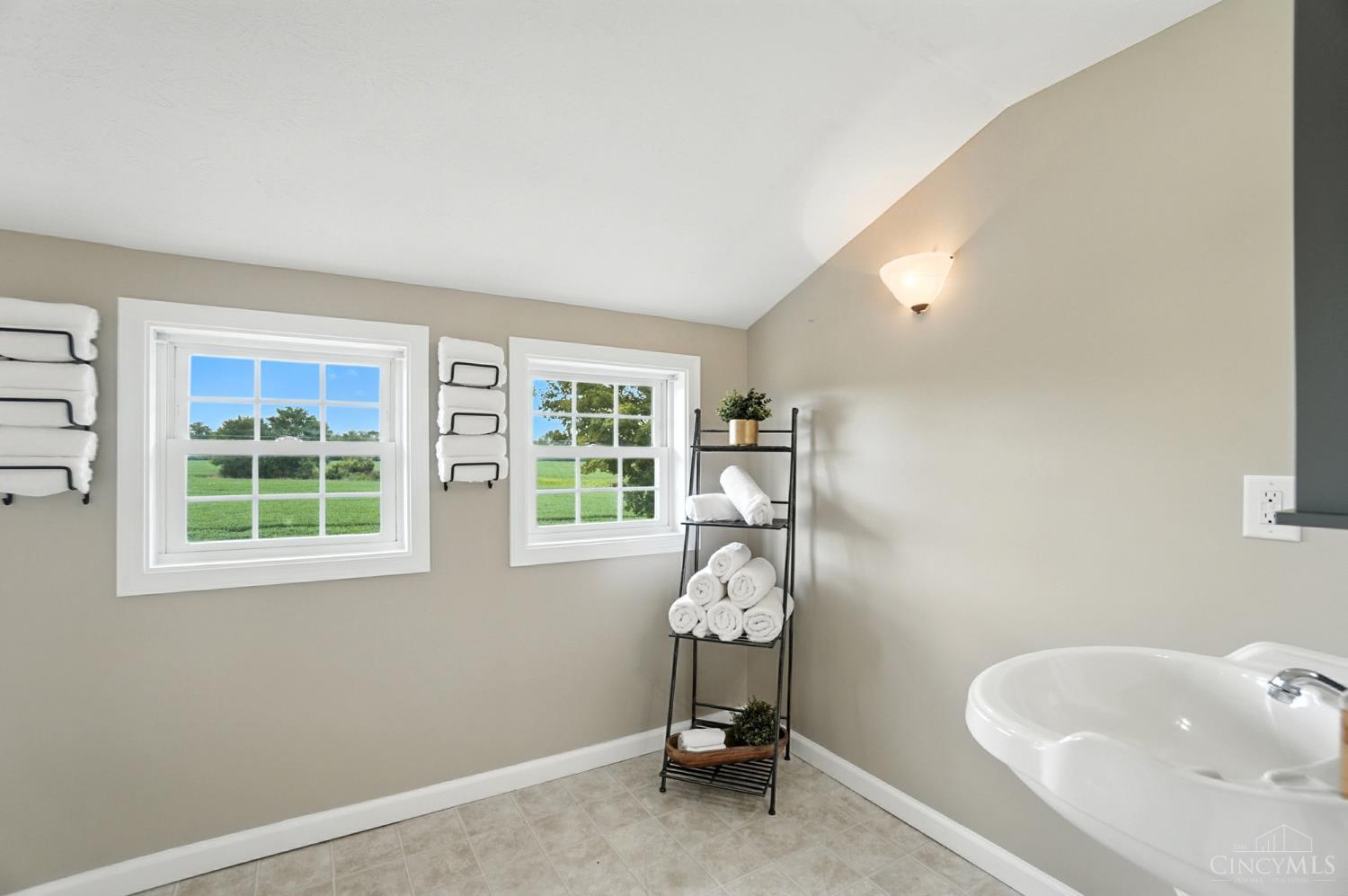 10035 Wolfe Road New Vienna, OH 45159 - Photo 41 of 87
