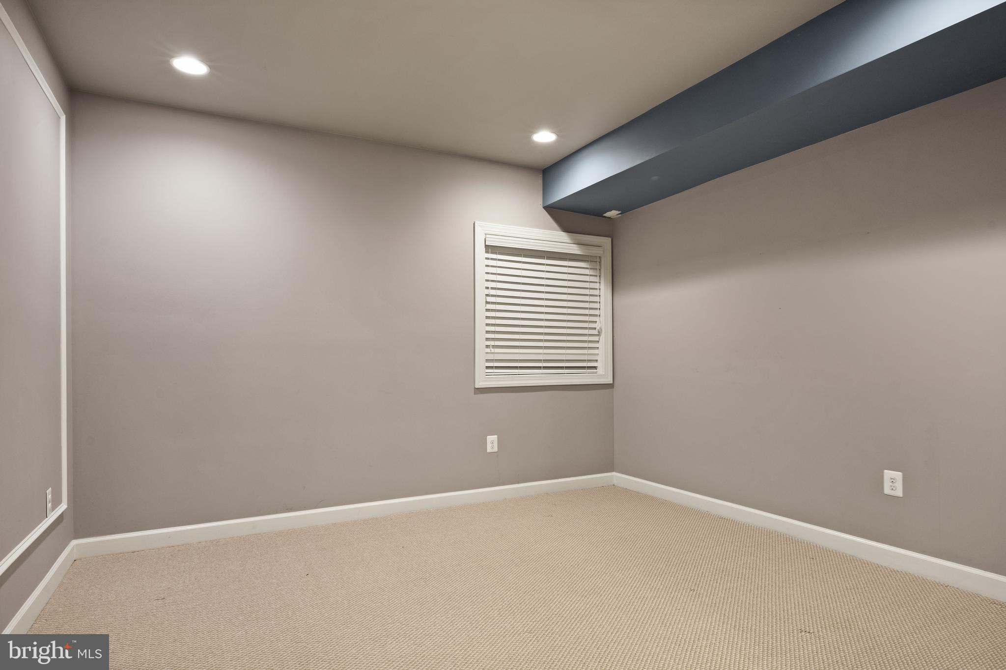 42556 Pine Forest Drive Chantilly, VA 20152 - Photo 16 of 32