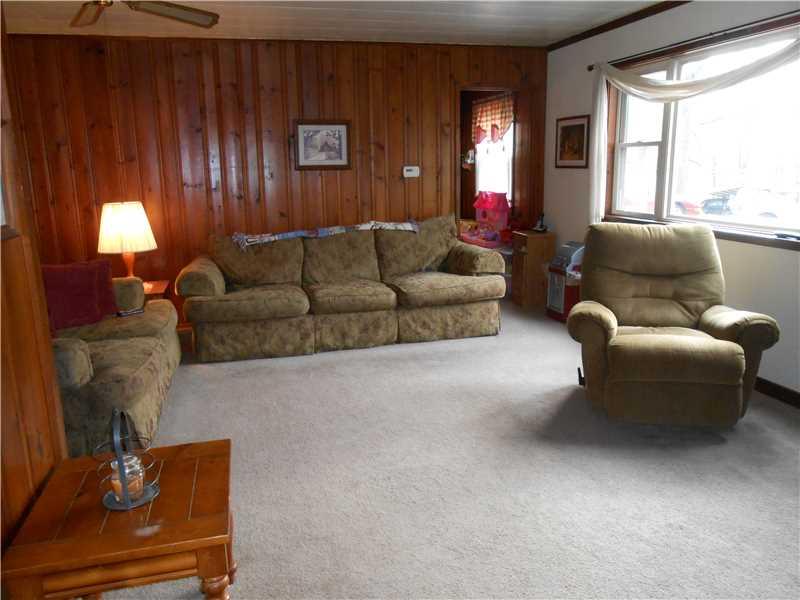 246 Old Hickory Road New Castle, PA 16102 - Photo 13 of 22 Living Room.
