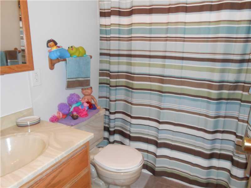 246 Old Hickory Road New Castle, PA 16102 - Photo 18 of 22 Full Bath.