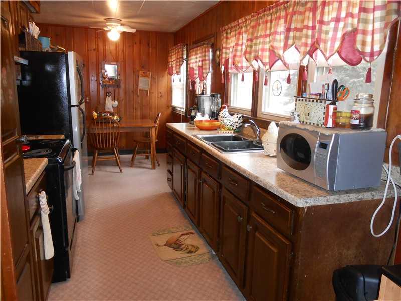 246 Old Hickory Road New Castle, PA 16102 - Photo 9 of 22 Kitchen.