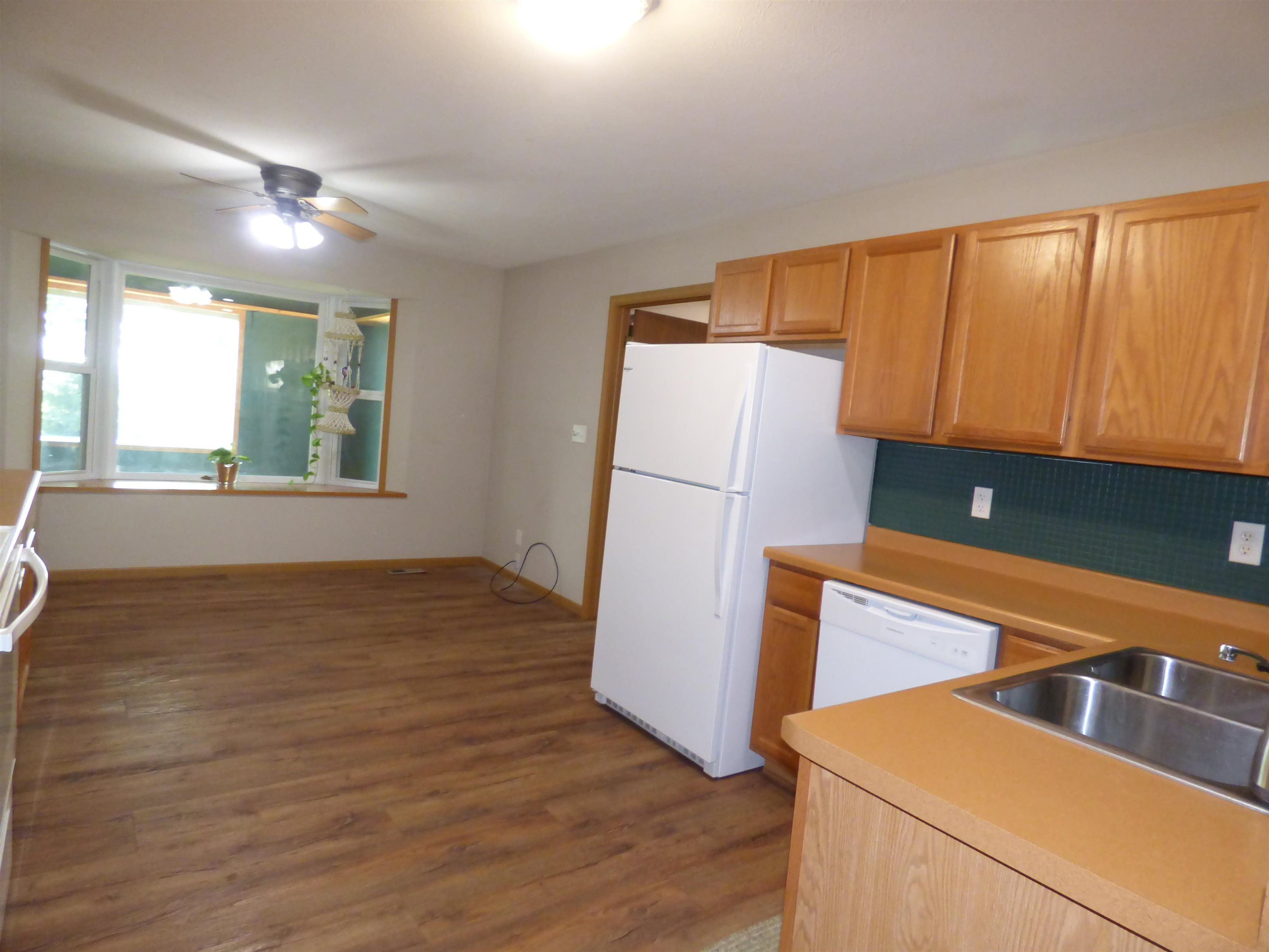 729 Meadow Ridge Lane Lena, IL 61048 - Photo 4 of 50