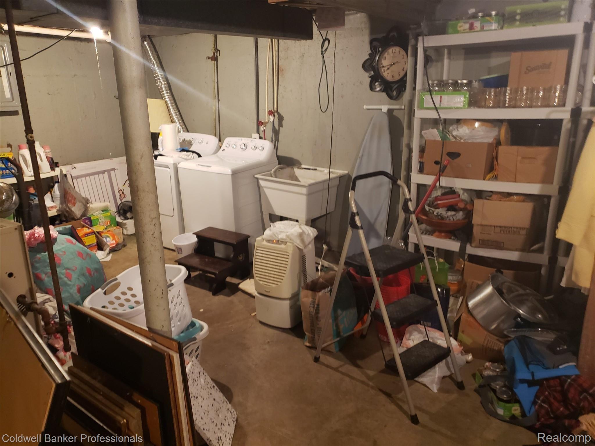 1372 Coldwater Road Flint, MI 48505 - Photo 16 of 17 1372WColdwaterPic16.jpg