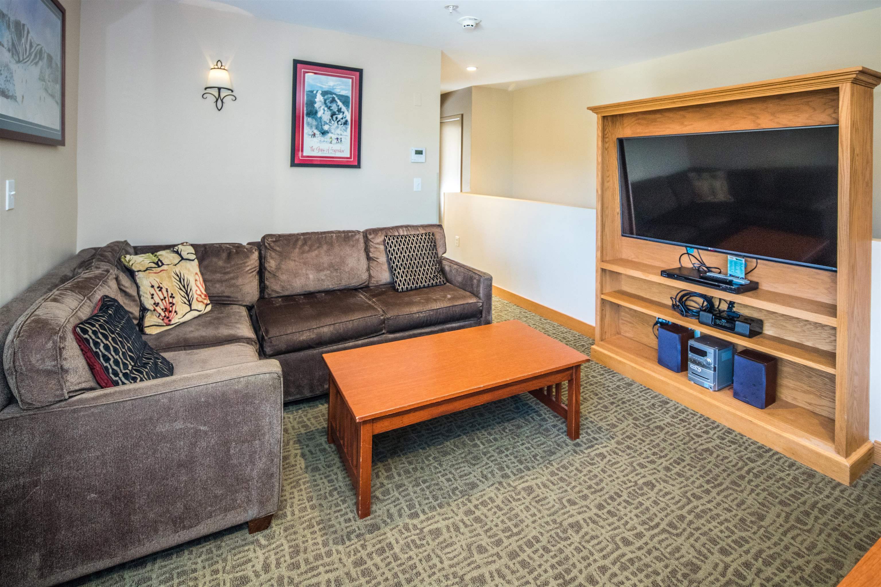 228 East Mountain Road, Unit 166 INTERVAL I Killington, VT 05751 - Photo 5 of 22 Gallery Image 5