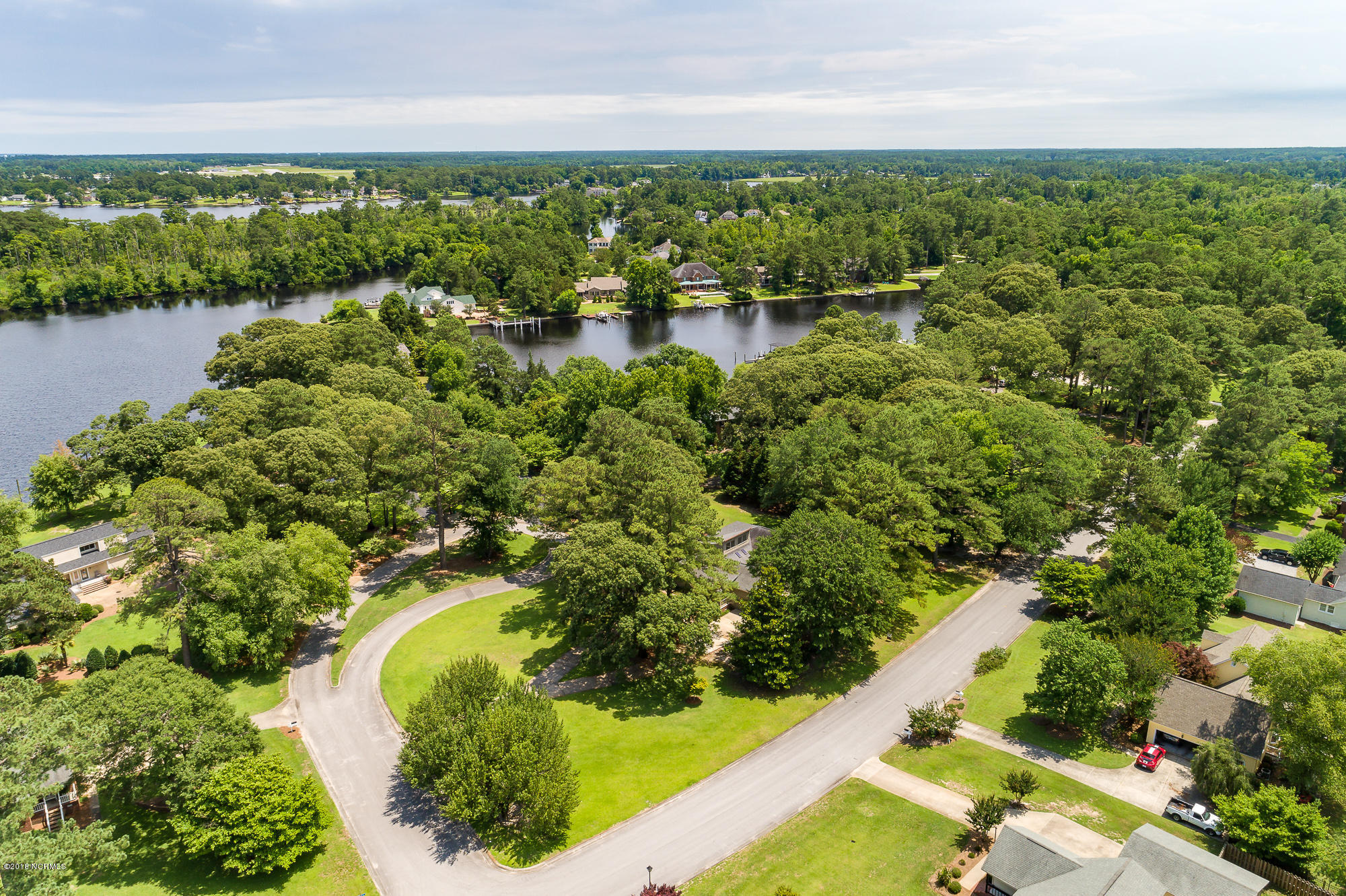 800 Lake Pointe Road New Bern, NC 28562 - Photo 19 of 36 800 Lake Pointe Road