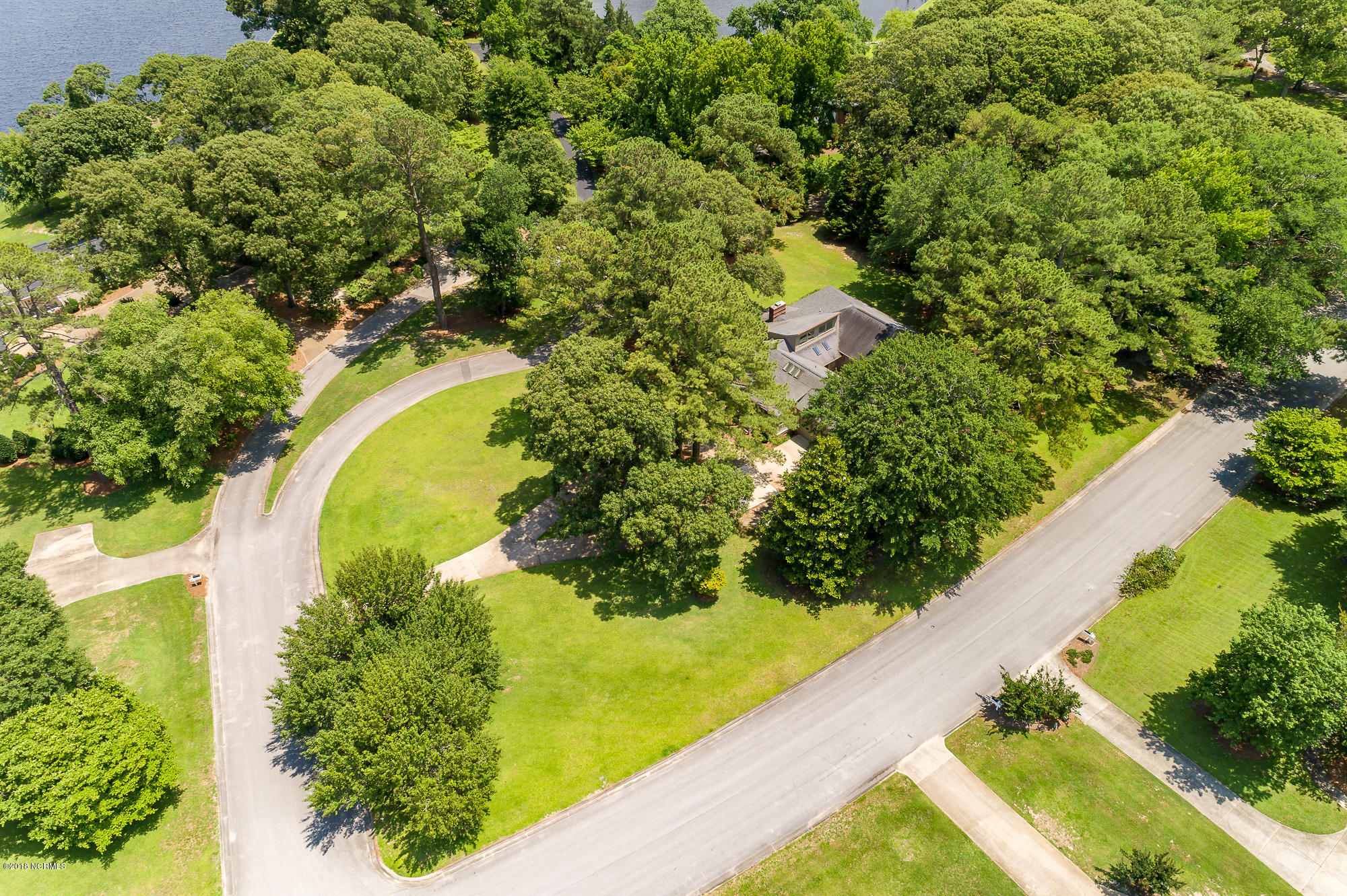 800 Lake Pointe Road New Bern, NC 28562 - Photo 20 of 36 800 Lake Pointe Road