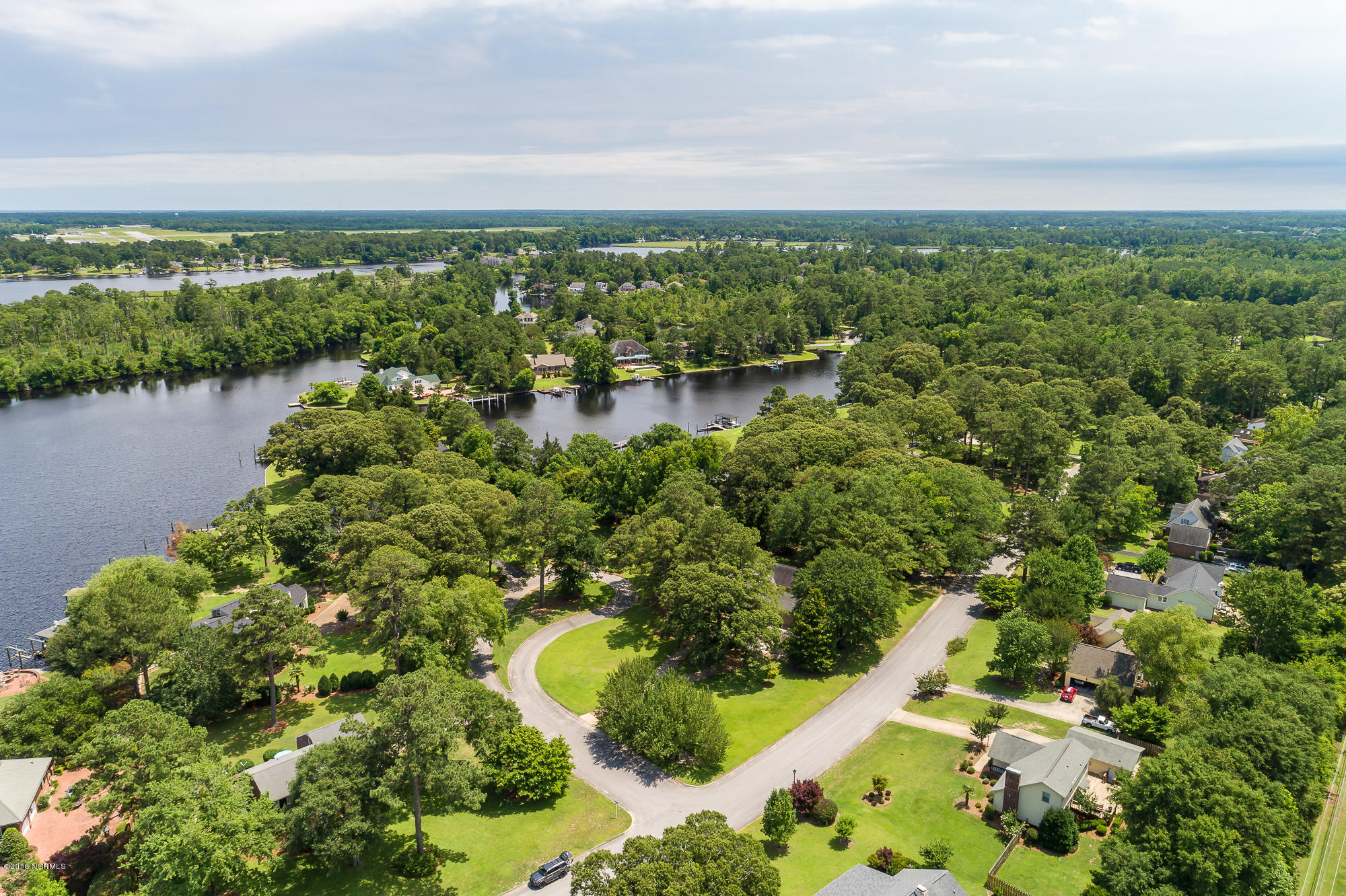 800 Lake Pointe Road New Bern, NC 28562 - Photo 22 of 36 800 Lake Pointe Road