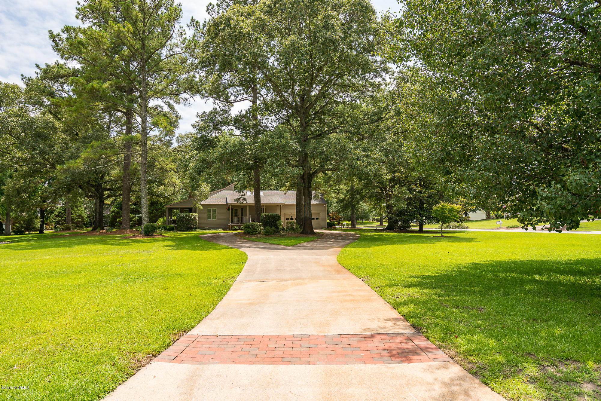 800 Lake Pointe Road New Bern, NC 28562 - Photo 23 of 36 800 Lake Pointe Road