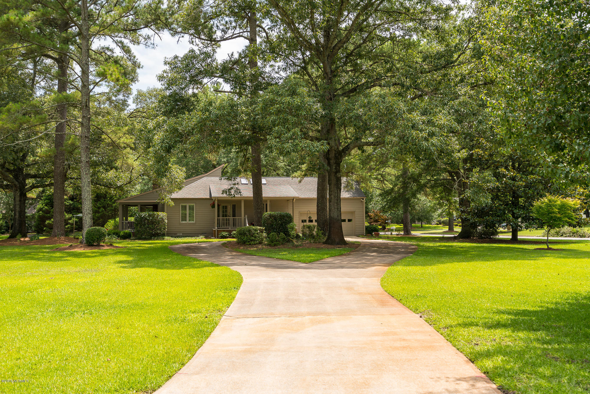 800 Lake Pointe Road New Bern, NC 28562 - Photo 24 of 36 800 Lake Pointe Road