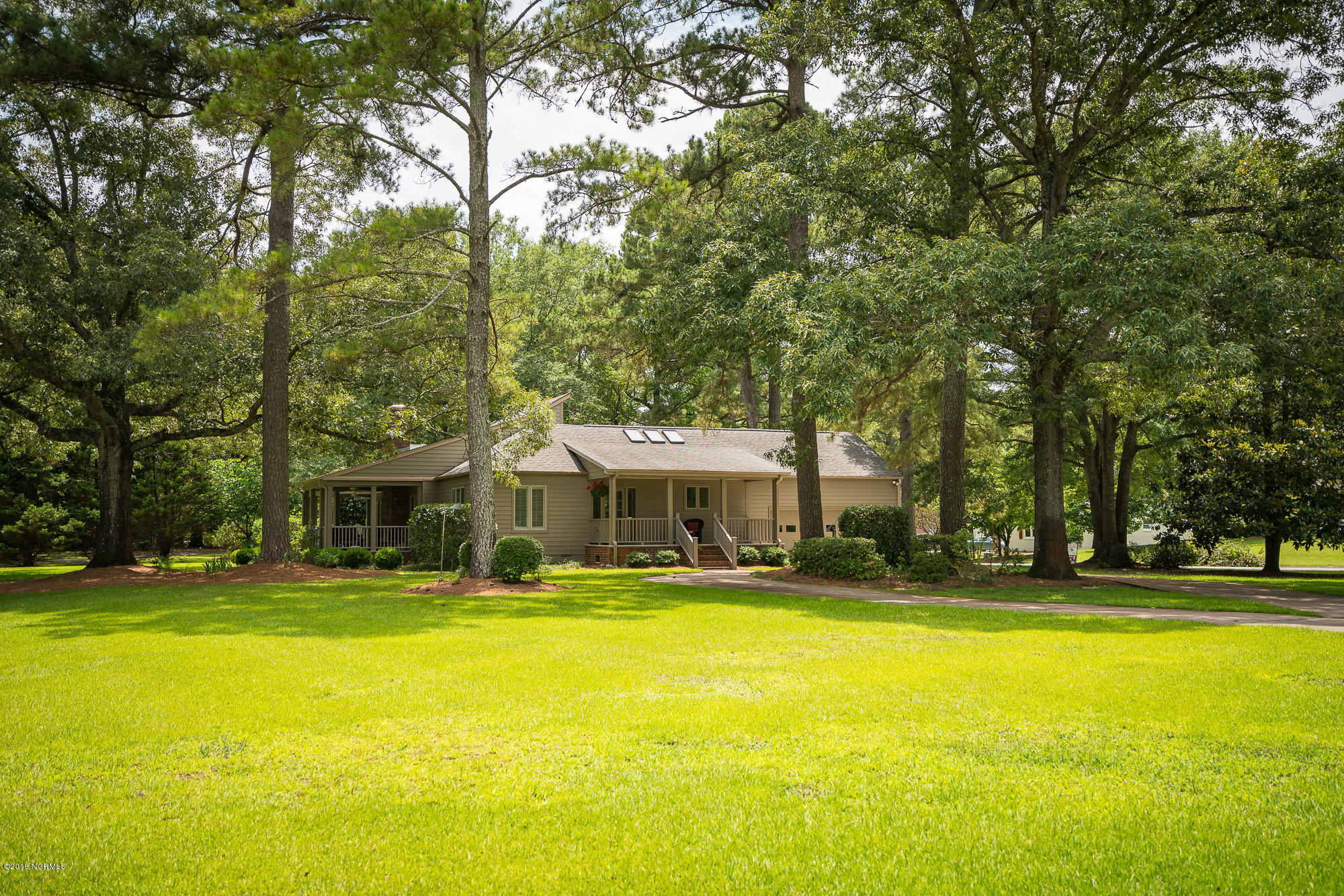 800 Lake Pointe Road New Bern, NC 28562 - Photo 25 of 36 800 Lake Pointe Road