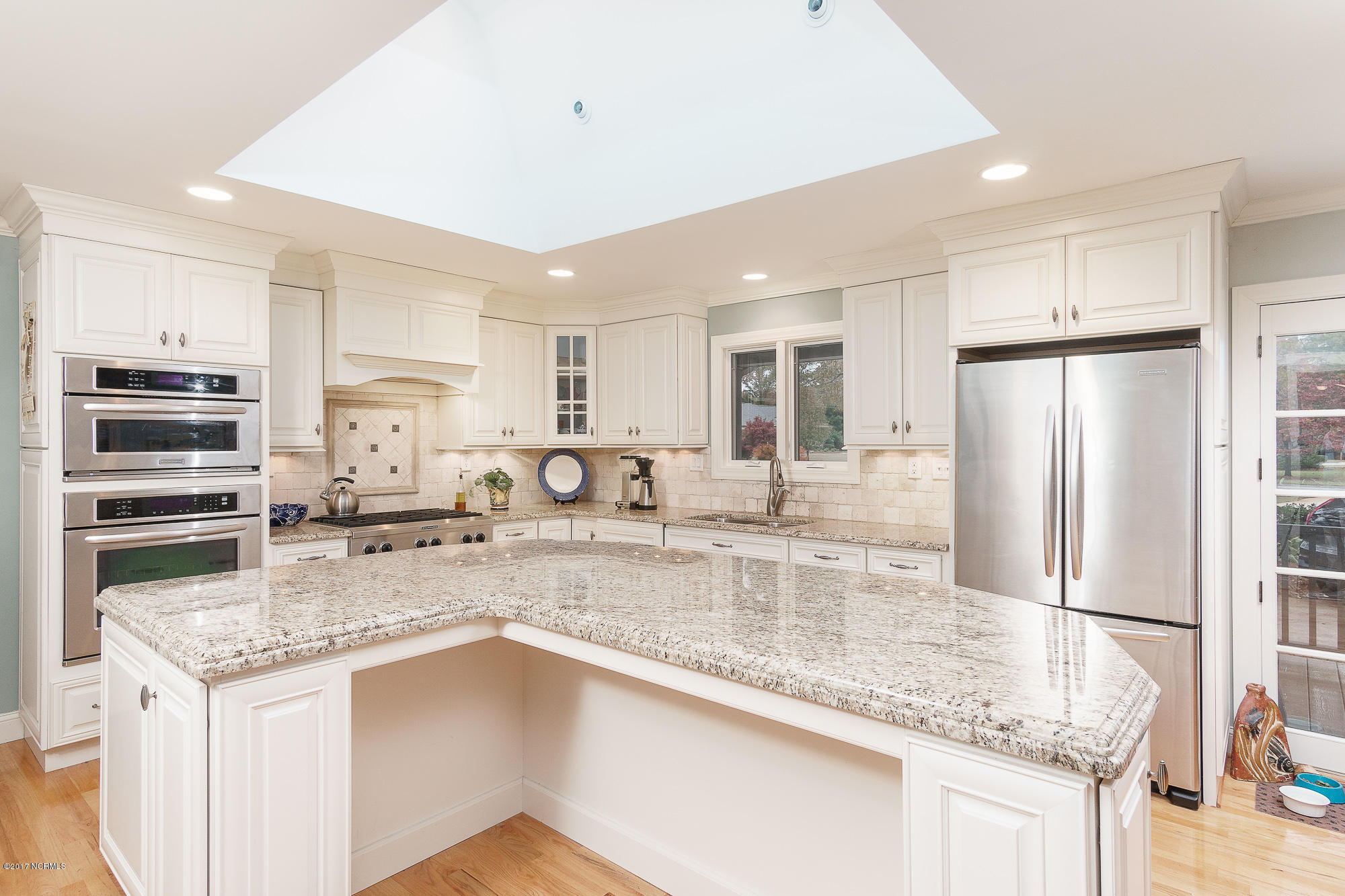 800 Lake Pointe Road New Bern, NC 28562 - Photo 3 of 36 800 Lake Pointe Road