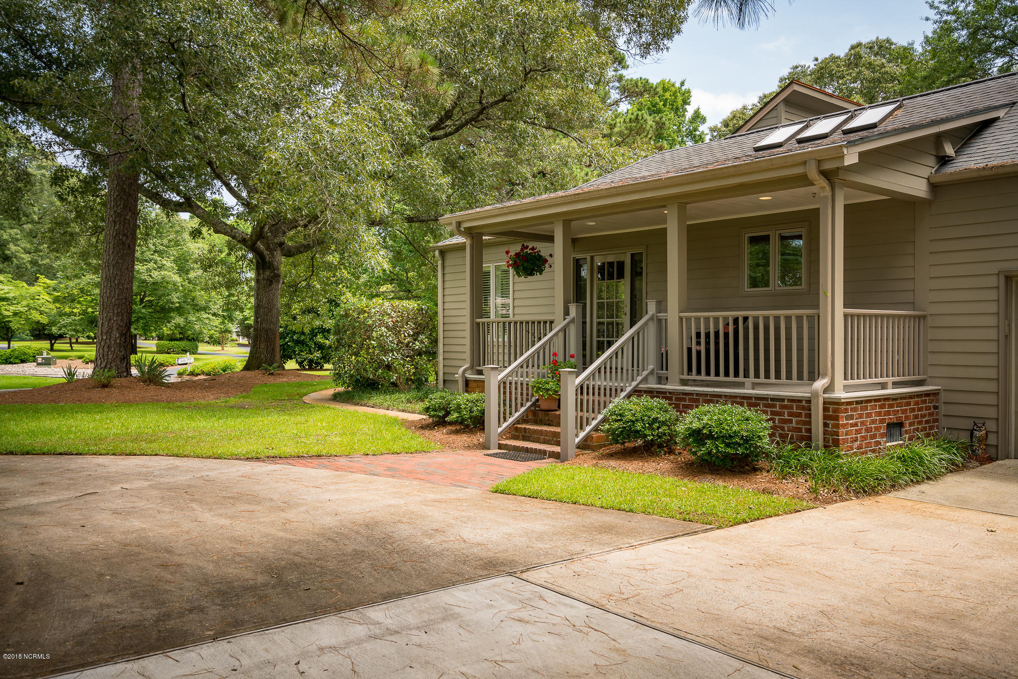 800 Lake Pointe Road New Bern, NC 28562 - Photo 33 of 36 800 Lake Pointe Road