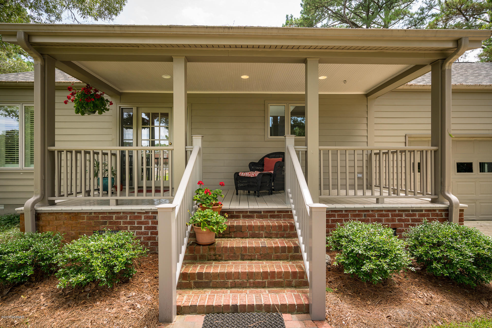 800 Lake Pointe Road New Bern, NC 28562 - Photo 34 of 36 800 Lake Pointe Road