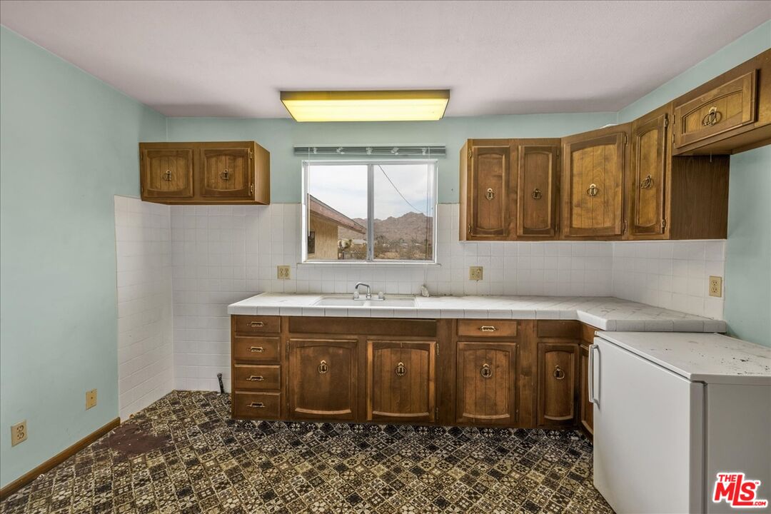 8686 Uphill Road Joshua Tree, CA 92252 - Photo 15 of 44 Gallery Image 15