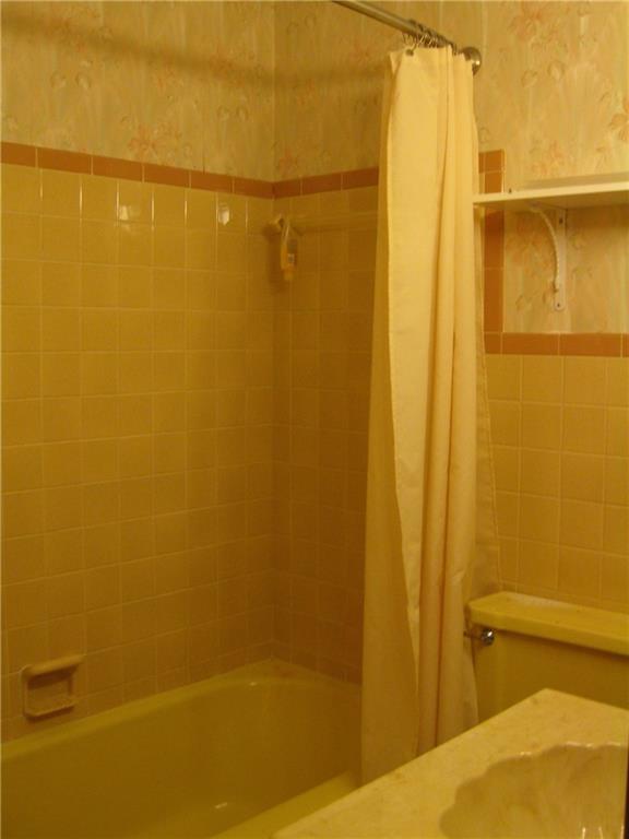 2244 Woodcrest Road Indianapolis, IN 46227 - Photo 22 of 28 Gallery Image 22