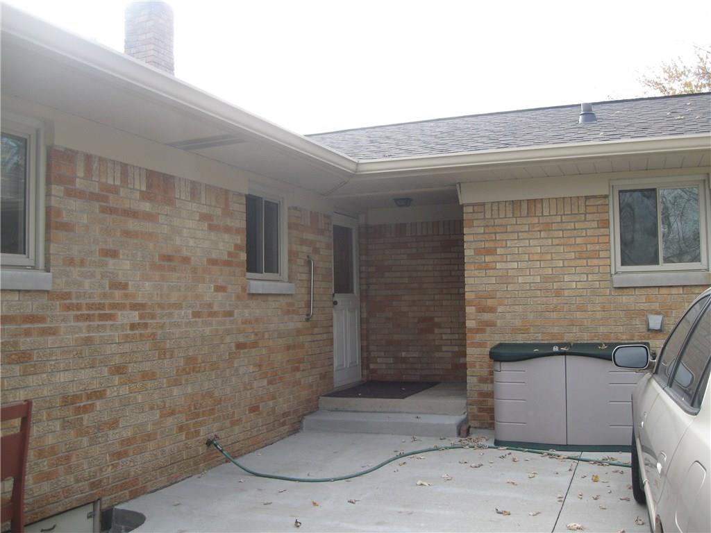 2244 Woodcrest Road Indianapolis, IN 46227 - Photo 6 of 28 Gallery Image 6