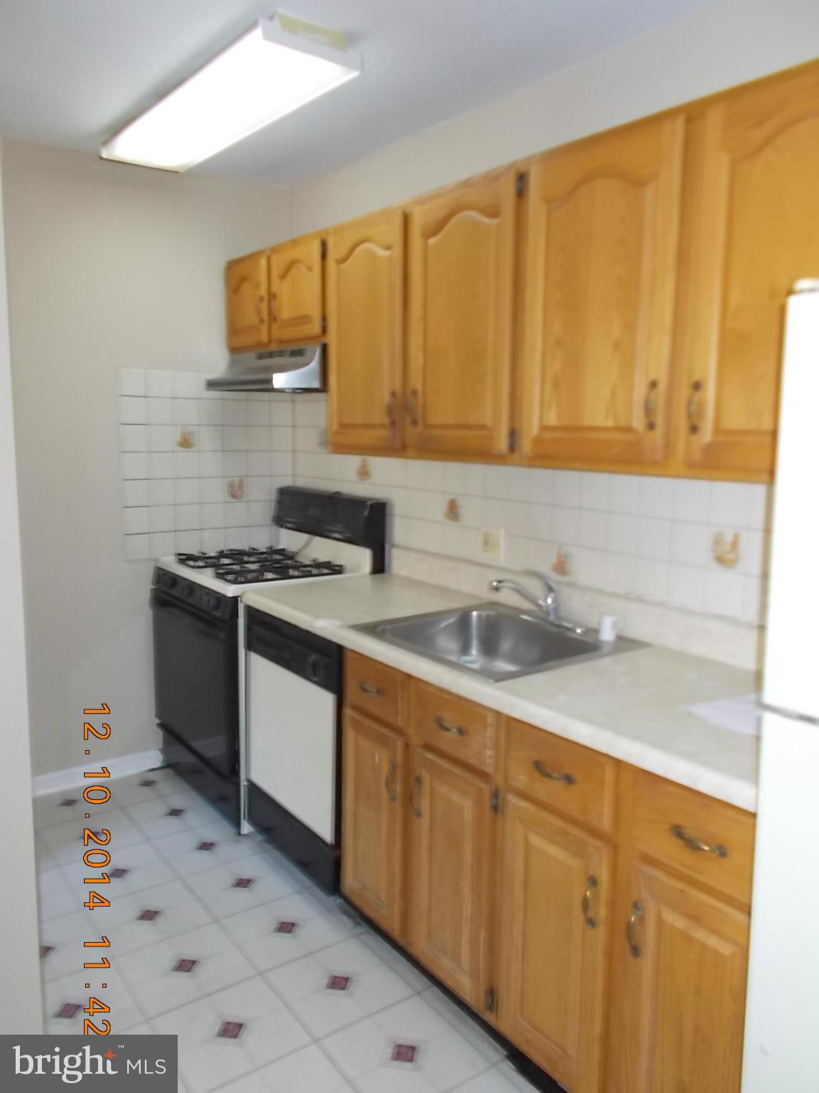 3800 Bel Pre Road, Unit 77 Silver Spring, MD 20906 - Photo 10 of 27 Kitchen
