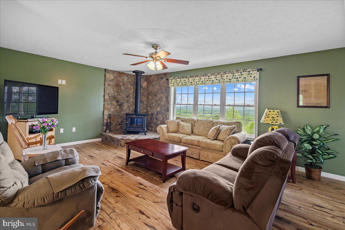 456 Brill Road Star Tannery, VA 22654 - Photo 7 of 38 Gallery Image 7
