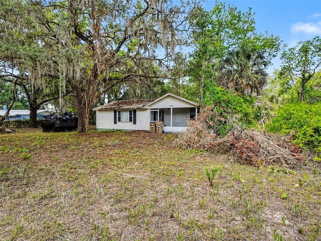 25628 Fishermans Road Paisley, FL 32767 - Photo 2 of 18