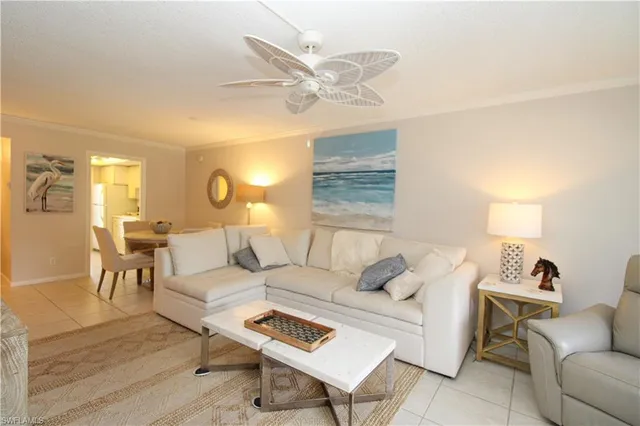 $7,000 | 333 4th Avenue South, Unit 202, Naples, FL 34102