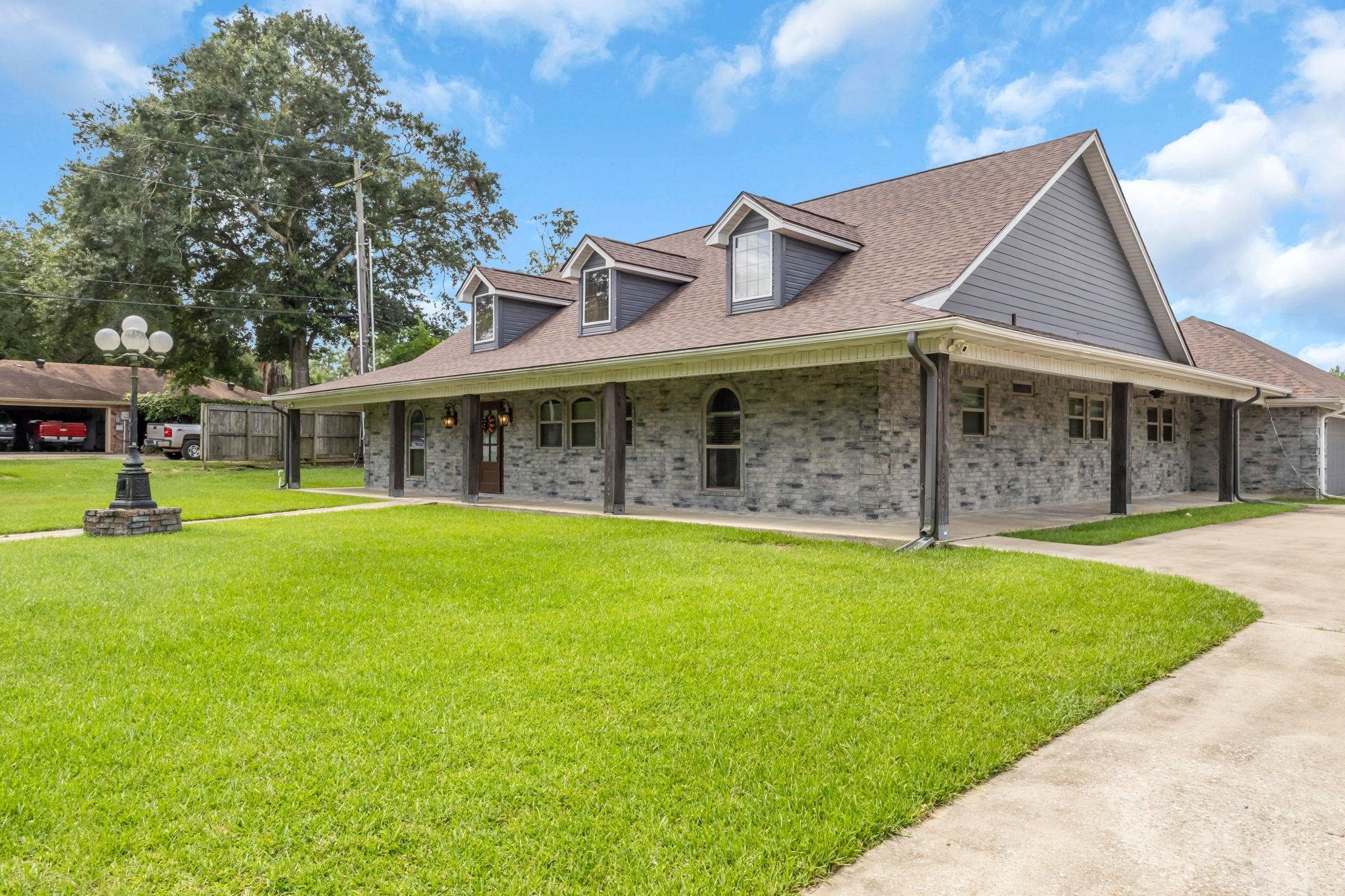2275 Belfast Way Vidor, TX 77662 - Photo 4 of 45
