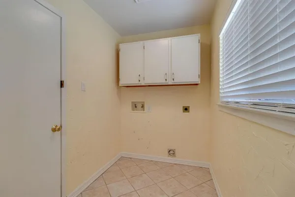 $3,200 | 602 Heatherwood Drive, Grapevine, TX 76051
