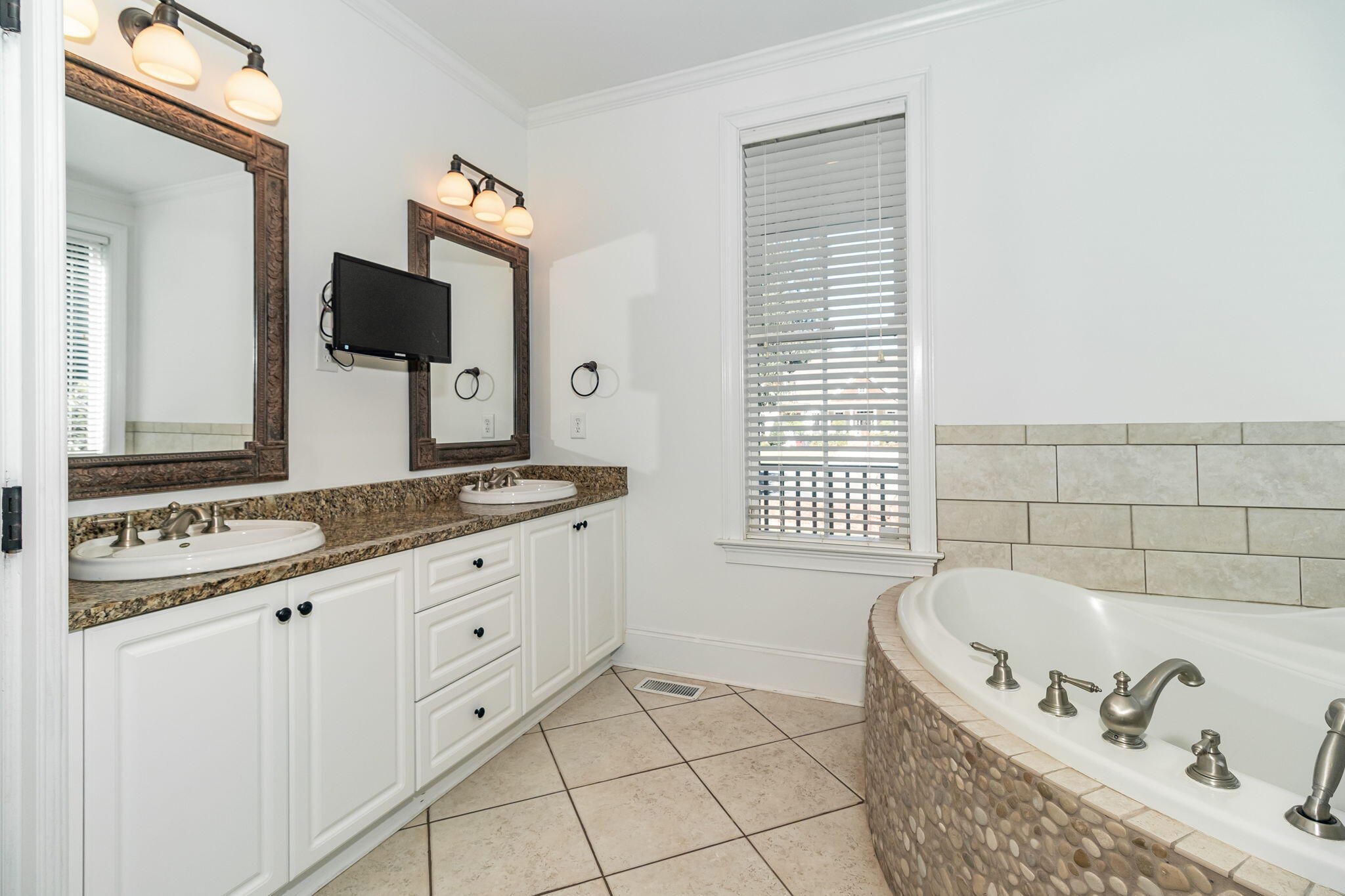 202 Lagoon Drive Clarks Hill, SC 29821 - Photo 34 of 73 39-web-or-mls-202 LAGOON DR INT ©-4608