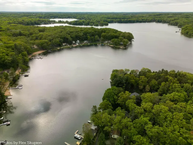 $324,900 | 5705 Centerline Road, Newaygo, MI 49337