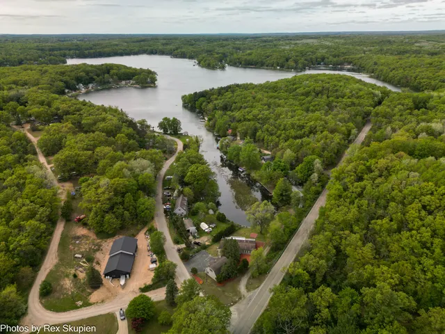 $324,900 | 5705 Centerline Road, Newaygo, MI 49337