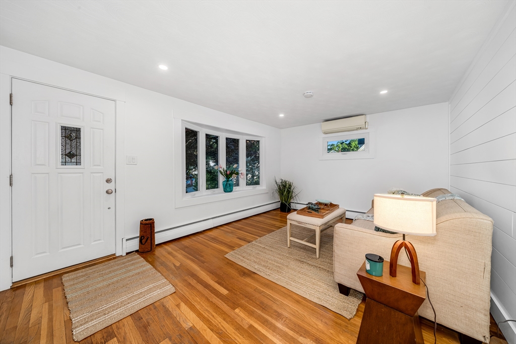 2 Bailey Street Methuen, MA 01844 - Photo 3 of 31