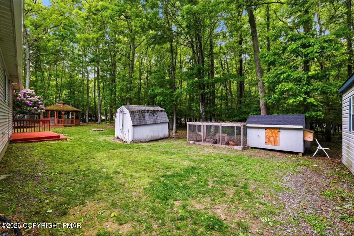 713 Lily Road East Stroudsburg, PA 18302 - Photo 22 of 44 Chicken Coop