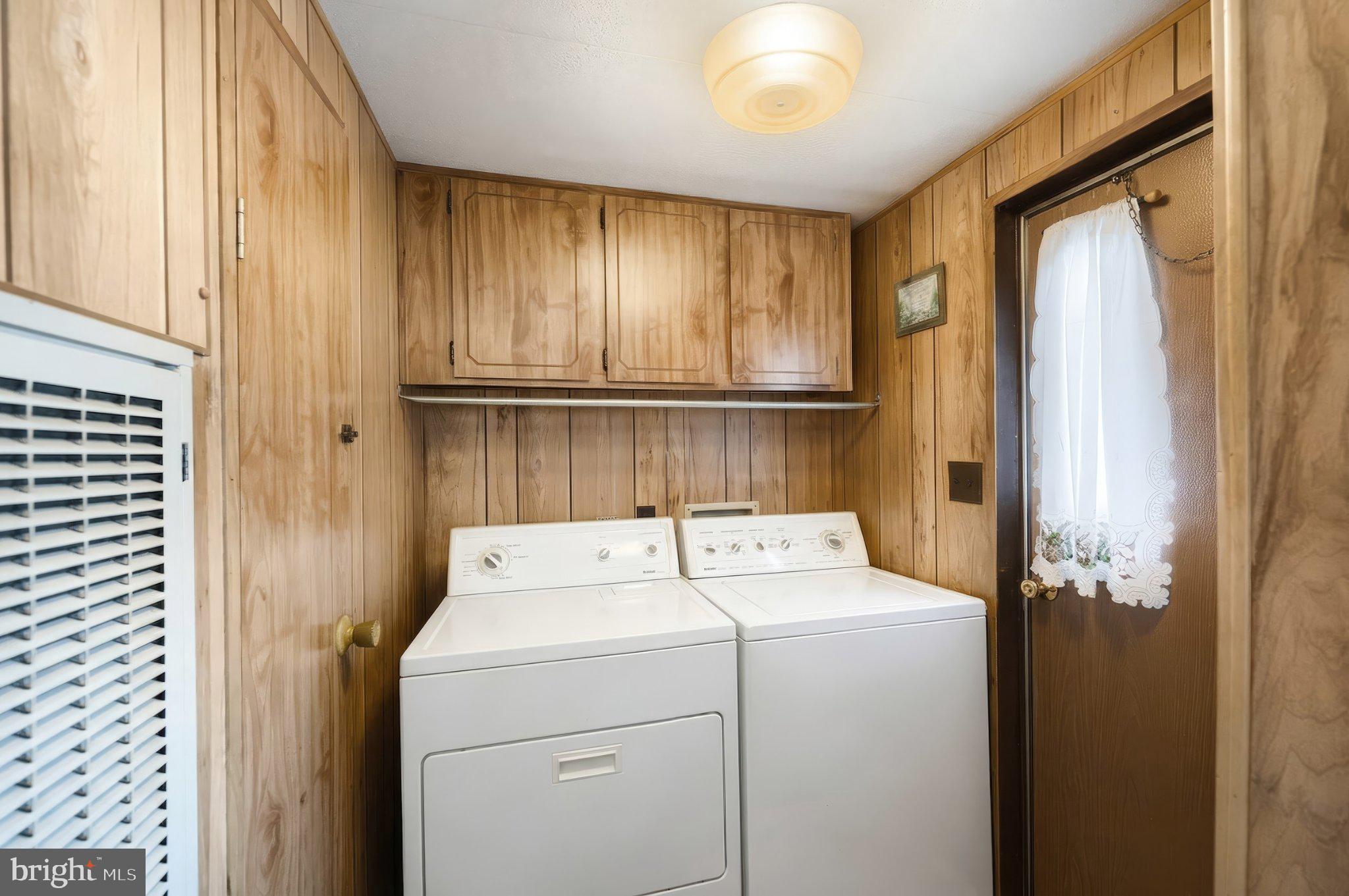 77 2nd Avenue Hanover, PA 17331 - Photo 12 of 22 a utility room with dryer and washer