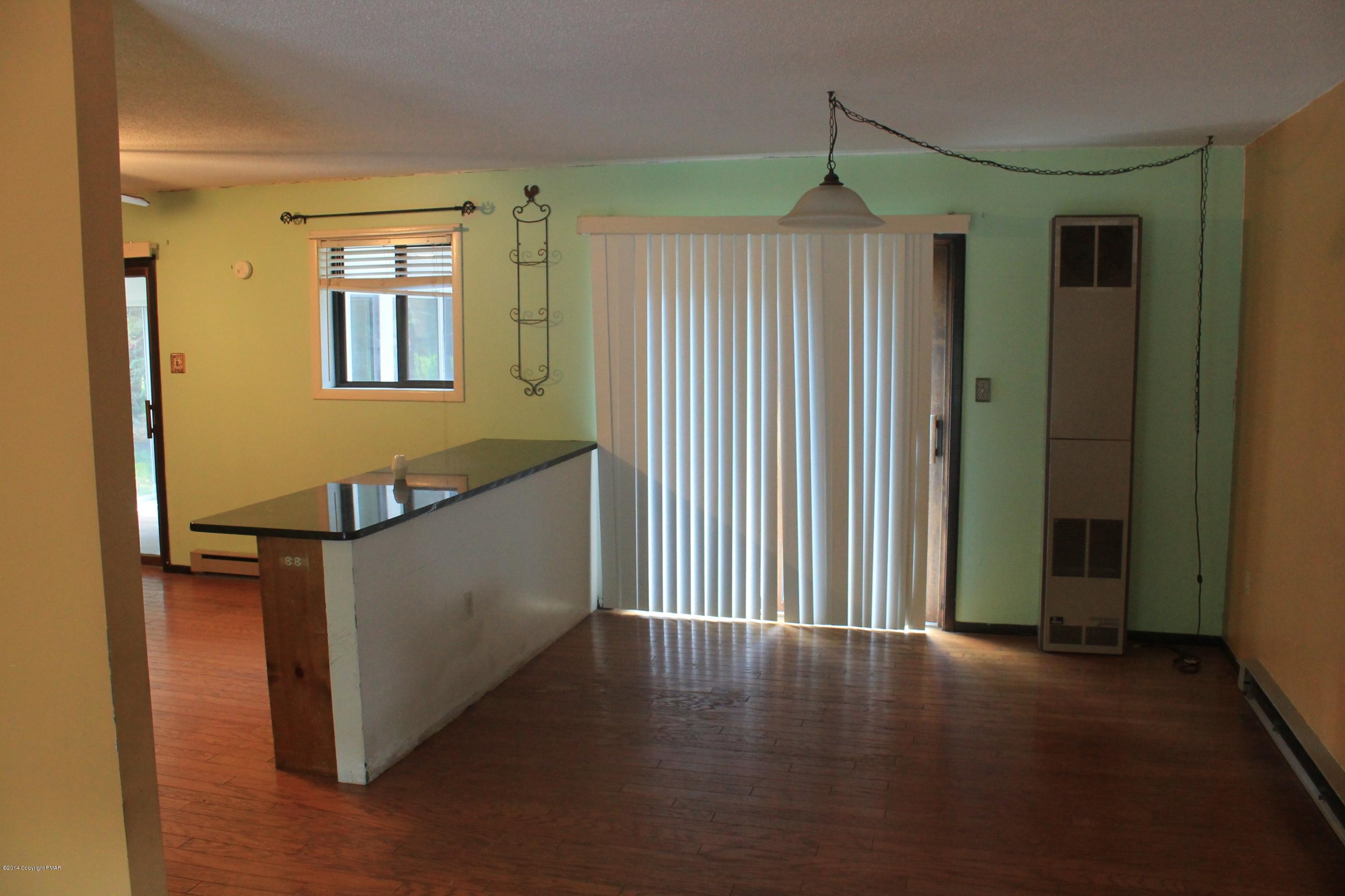 5138 Renaissance Lane Tobyhanna, PA 18466 - Photo 6 of 20 Dining Room