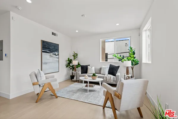 $4,650 | 3626 East 1st Street, Unit B, Long Beach, CA 90803