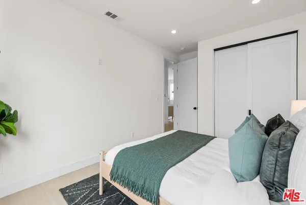$4,650 | 3626 East 1st Street, Unit B, Long Beach, CA 90803