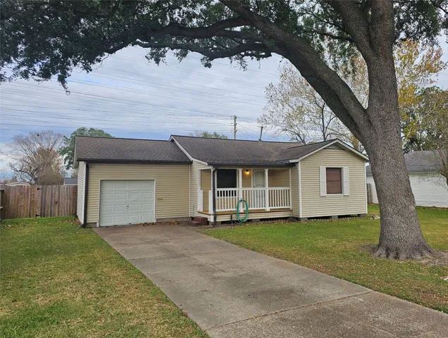 $1,325 | 113 East Forrest Lane, Deer Park, TX 77536
